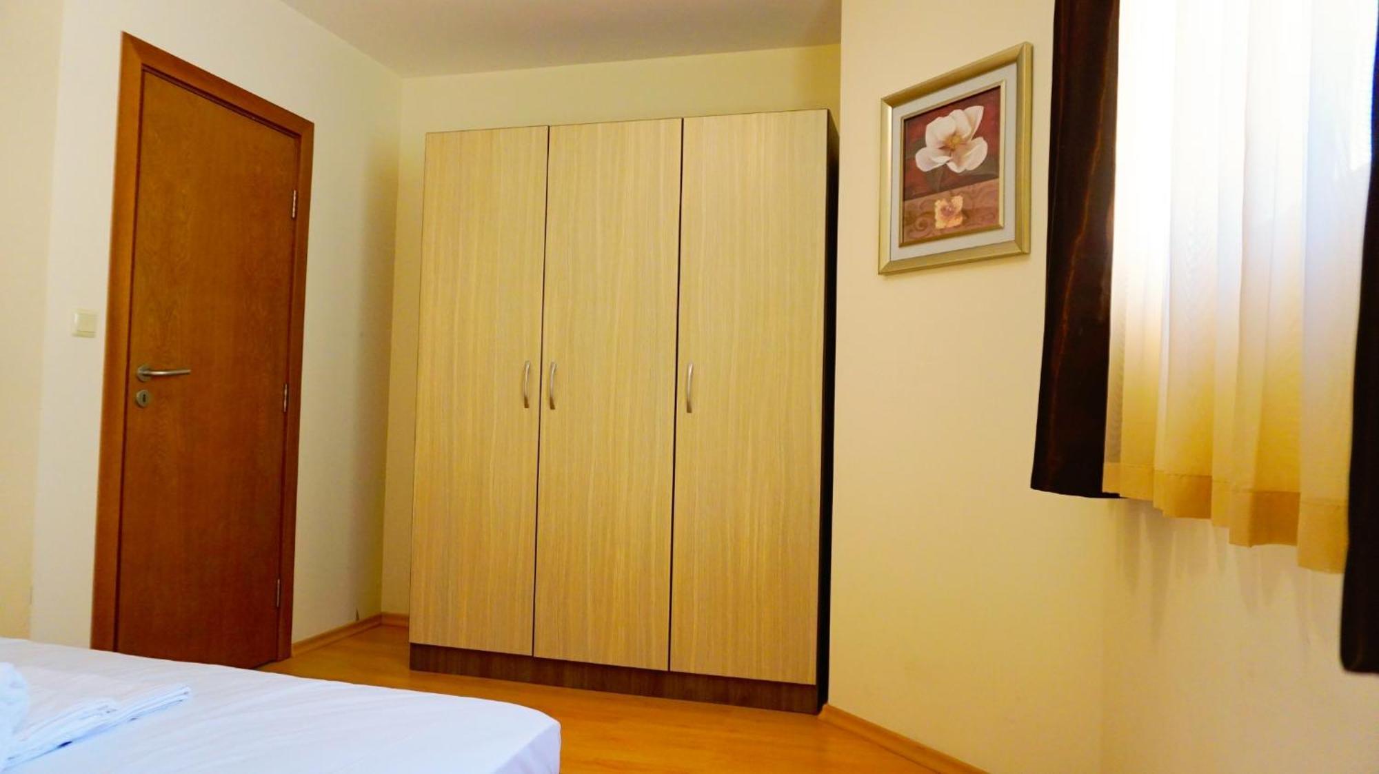 комплекс виста до плажа - Complex Byala Vista Near The Byala (Varna)