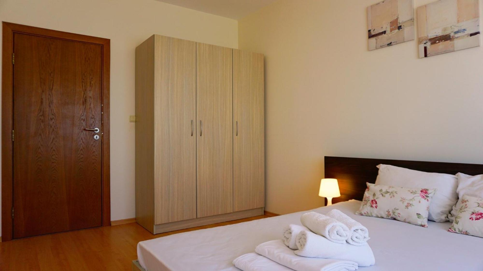 Aparthotel комплекс виста до плажа - Complex Byala Vista Near The Byala (Varna)