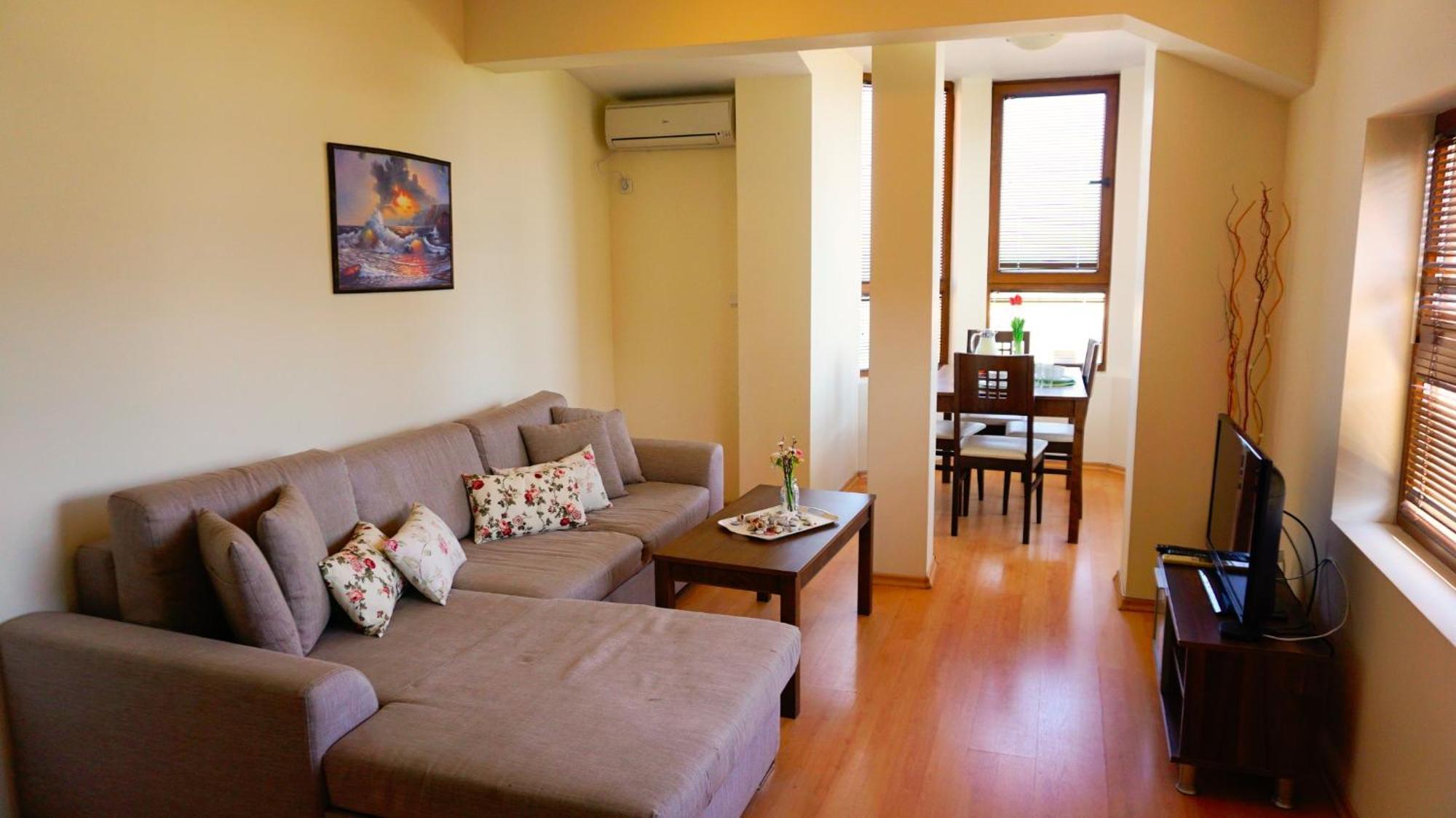 Aparthotel комплекс виста до плажа - Complex Byala Vista Near The Byala (Varna)