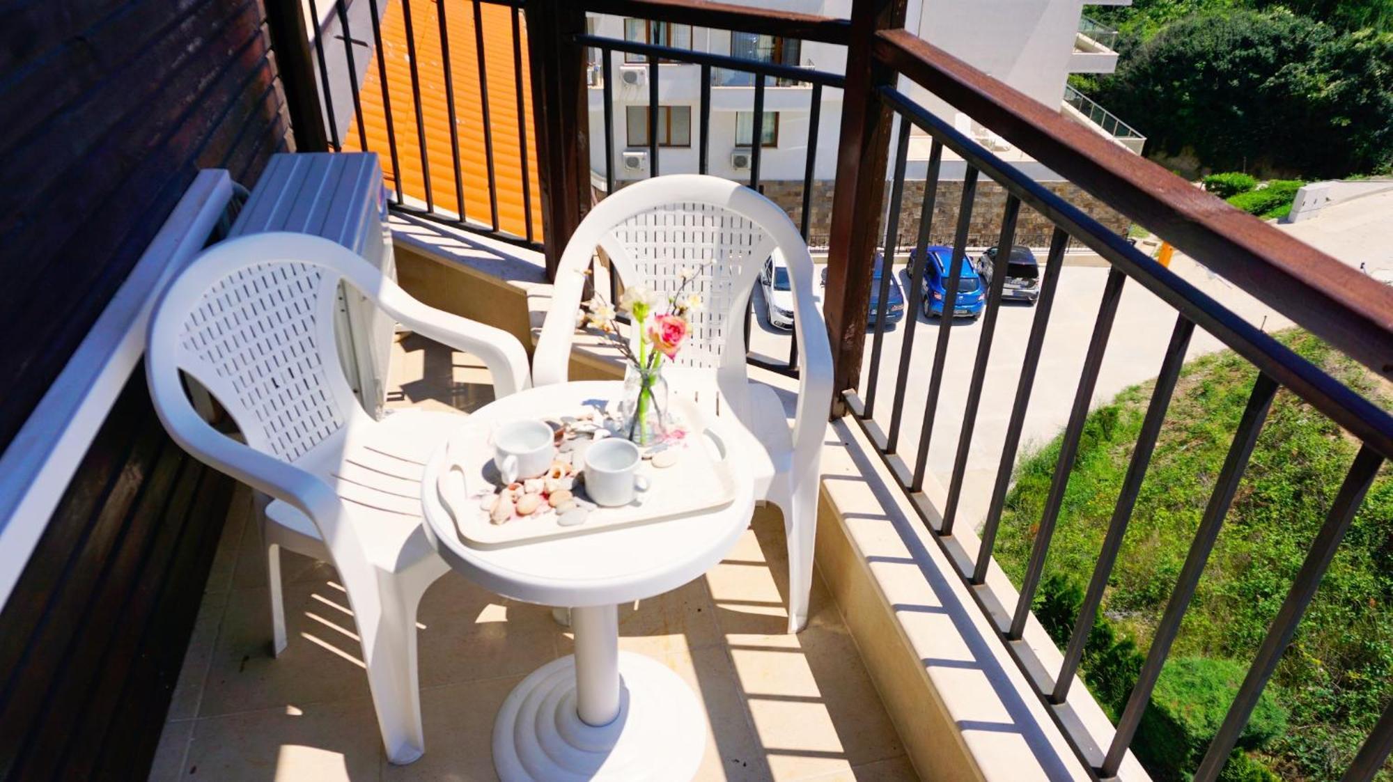 Aparthotel комплекс виста до плажа - Complex Byala Vista Near The Byala (Varna)